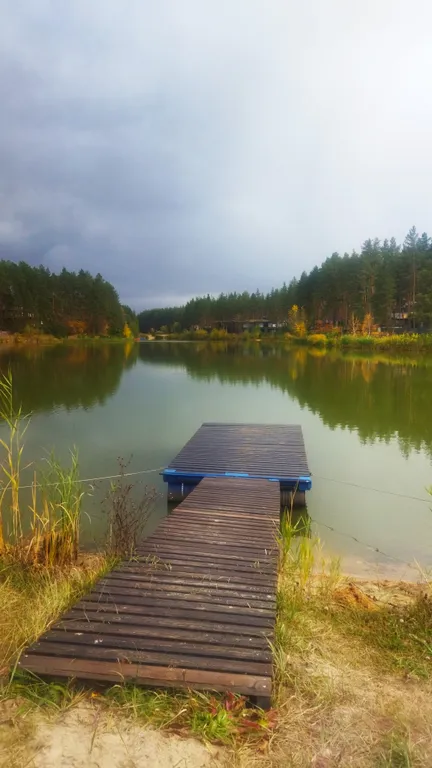 Таунхаус у озера в сосновом лесу