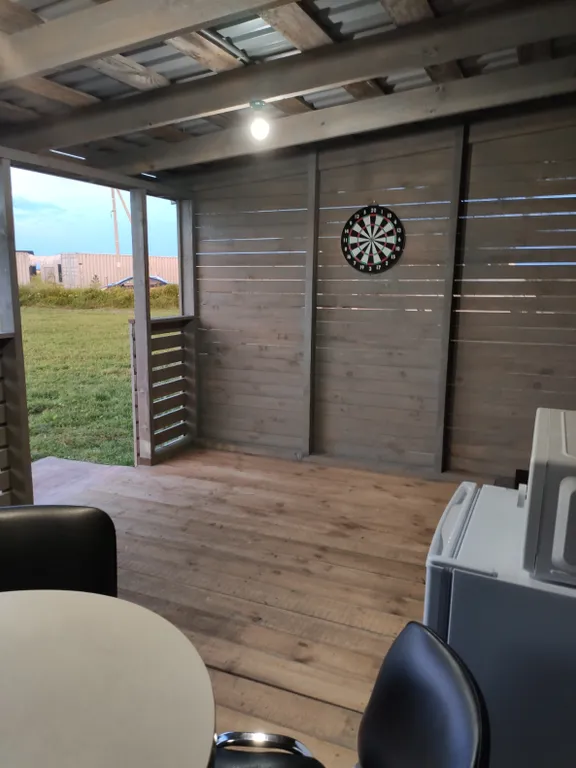 Домик с терассой на озере Ильмень