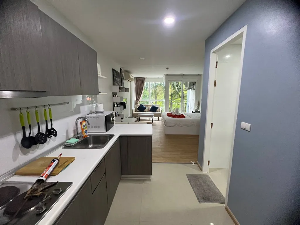 Ката Студия  после ремонта с отличным видом на сад в Ozone