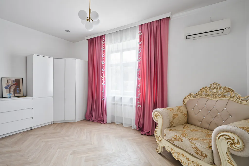 Квартира 4-комнатная большая квартира в доме Ахматовой, Третьяковская галерея — Москва