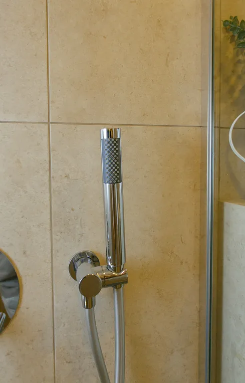 Коттедж с теплым бассейном и банным комплексом, недалеко от моря