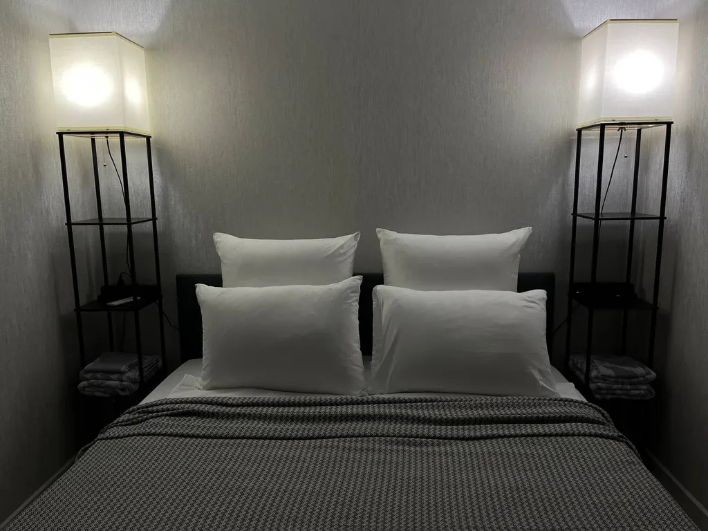 Теплая светлая квартира для 4 гостей в современном ЖК