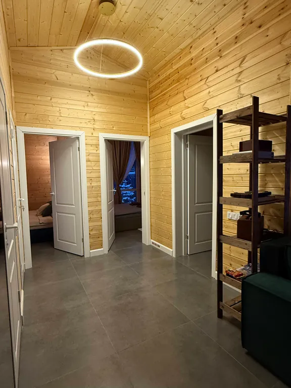 Дом в лесу с видовой терассой и чаном