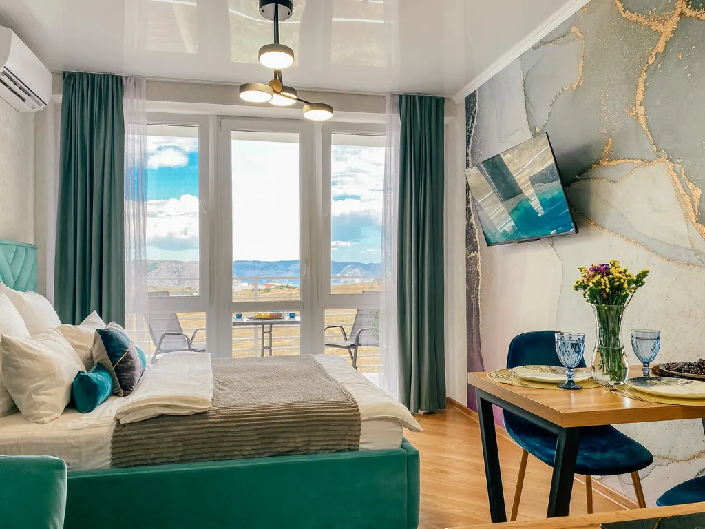 Квартира Стильные апартаменты студия с видом на горы и море — Севастополь