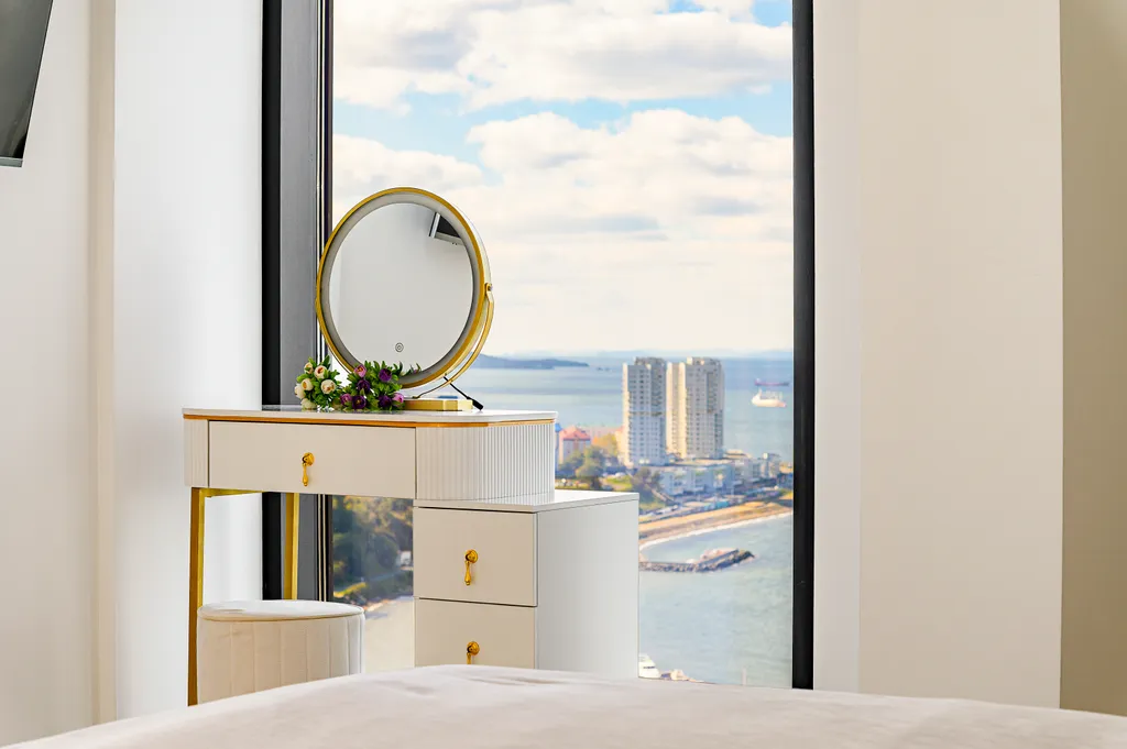 Двухкомнатная квартира в первом небоскрёбе Владивостока!