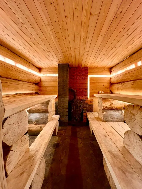 Дом из цельного массива с баней