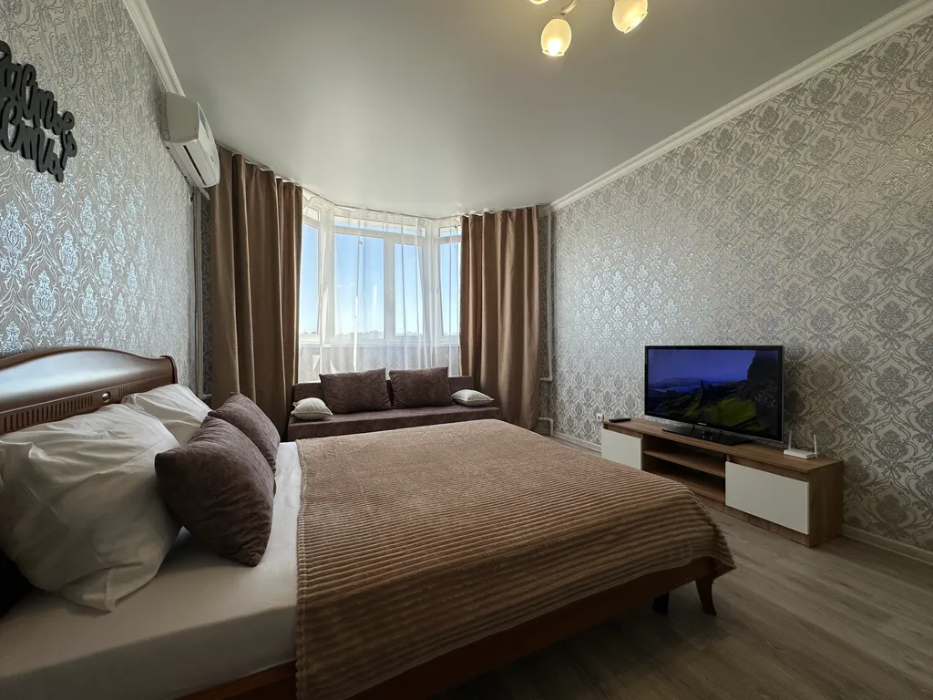 Двухкомнатные апартаменты ЛайкХоум на Фронтовиков 8/3