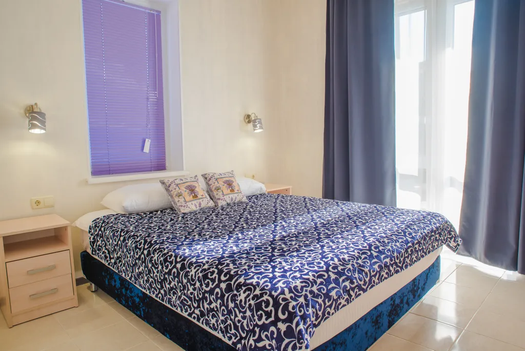 Квартира Апартаменты люкс трёхкомнатные 1 этаж — аренда посуточно в Знаменское