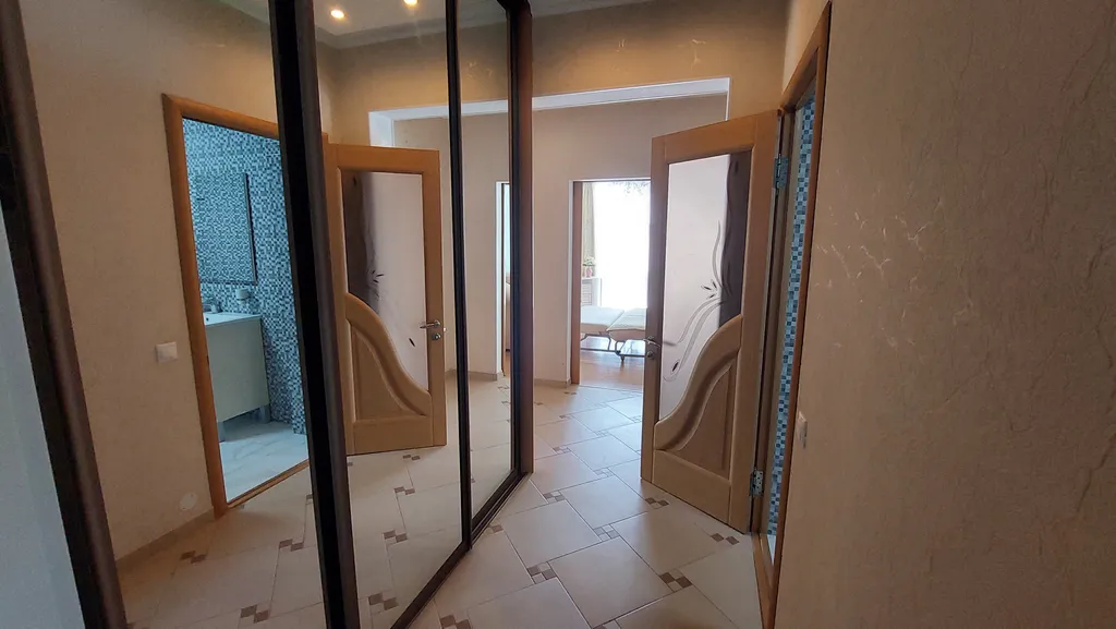 Большая уютная 2-комнатная квартира в тихом центре с 2мя балконами