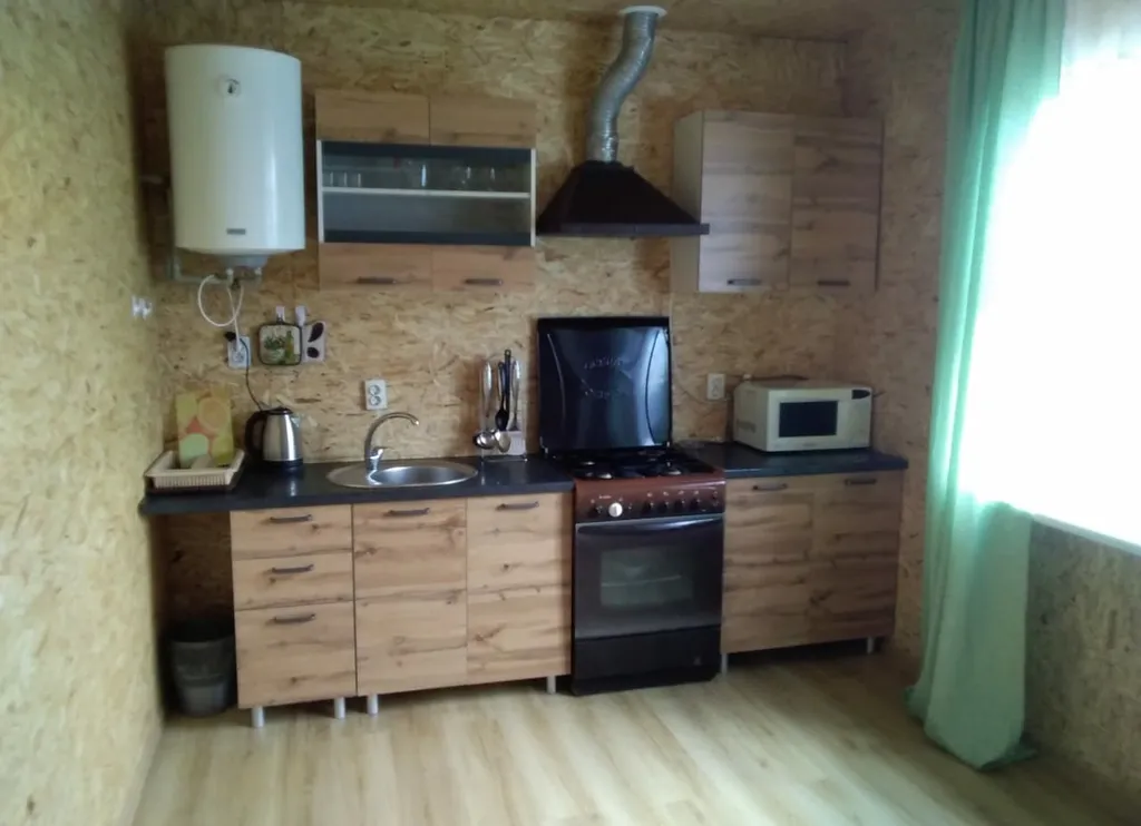 Уютный дом, 850 метров от моря. Малое скопление людей на пляже.