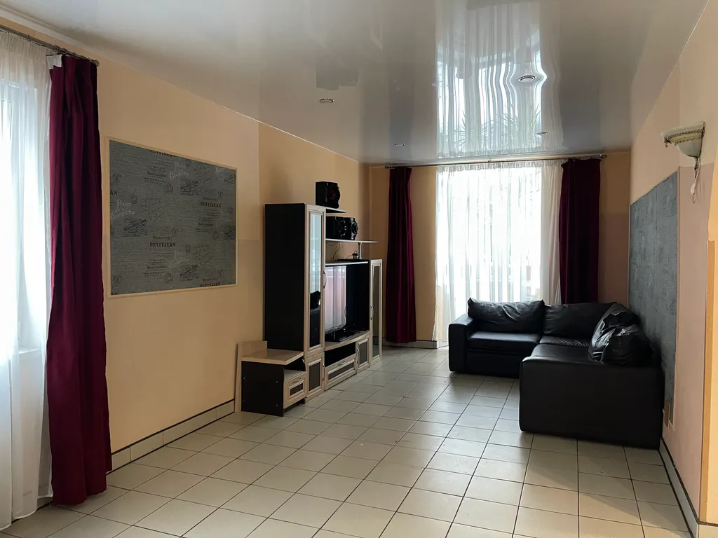 Коттедж 4-комнатный Дом — Санкт-Петербург