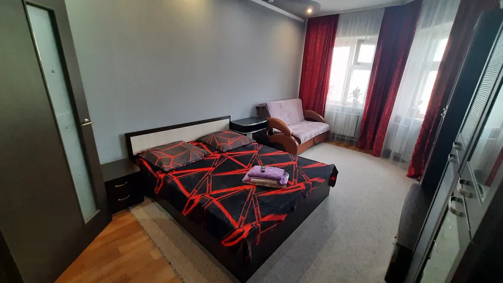 Нововартовская 4