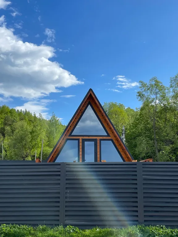 База отдыха на берегу реки Волги