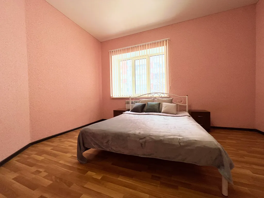 Эконом двушка в районе площади Победы