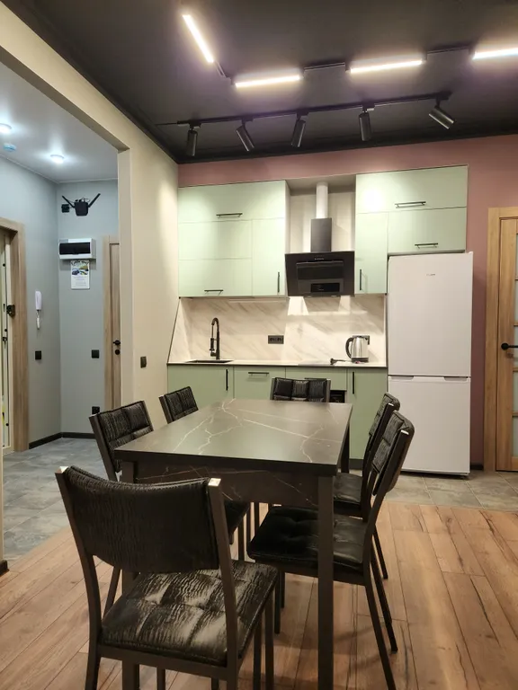 3-комнатная Ламба у озера в центре