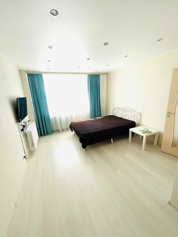 Светлая квартира у парка Мира — аренда посуточно в Вологда