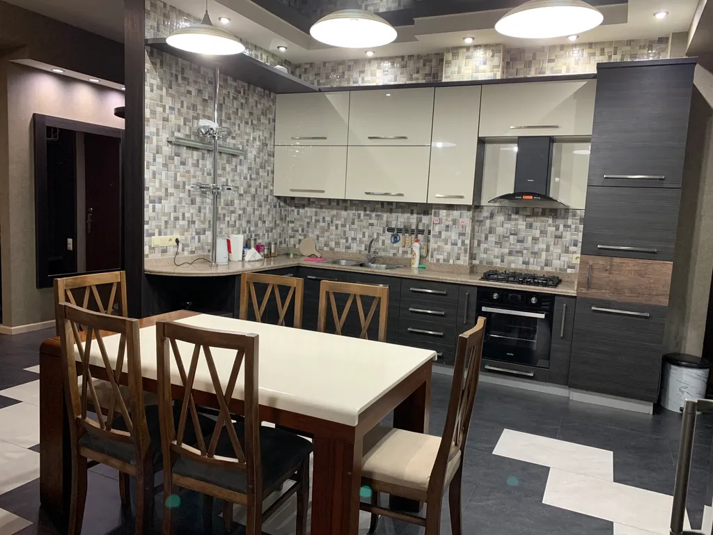 Большая квартира в старом городе