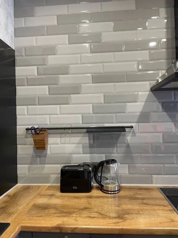 Солнечная стильная евродвушка в новом доме недалеко от центра города