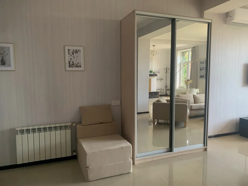 Уютная студия с бассейном