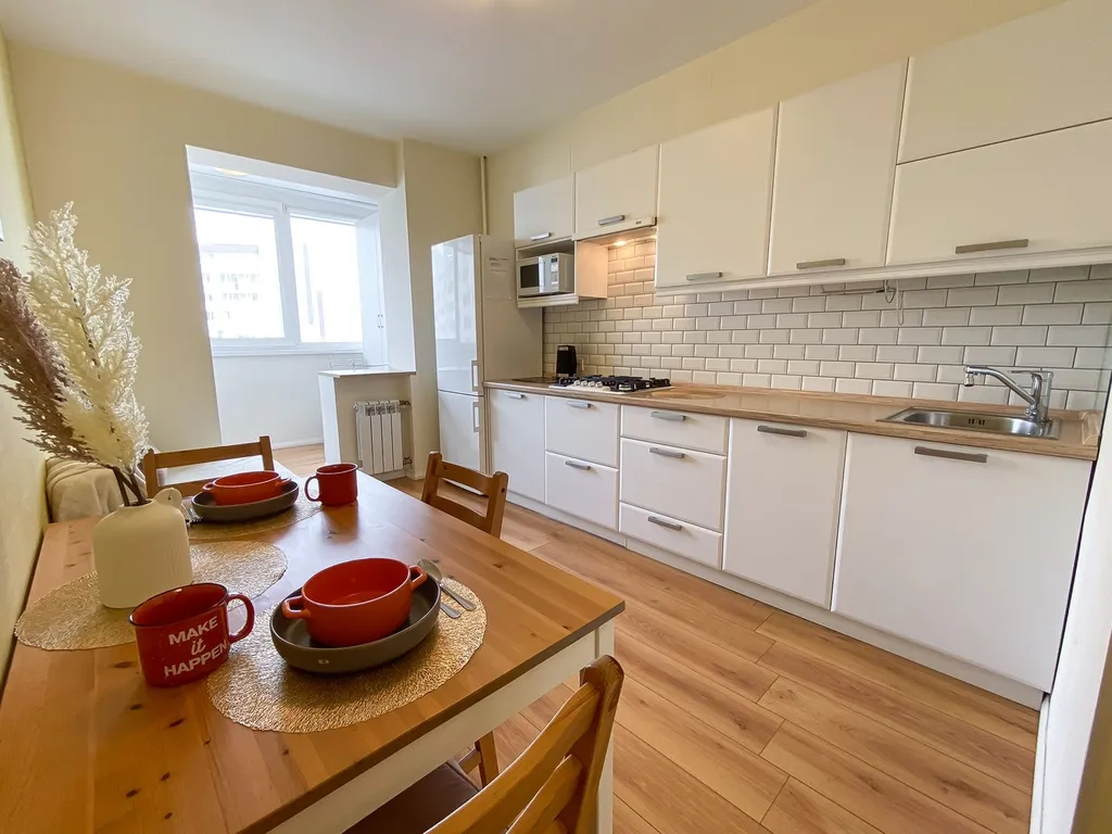 Просторная двушка с тёплой лоджией рядом с Александровским парком