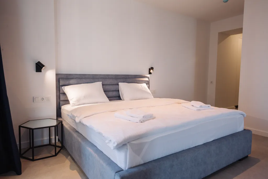 Апартамент с панорамной ванной рядом с морем