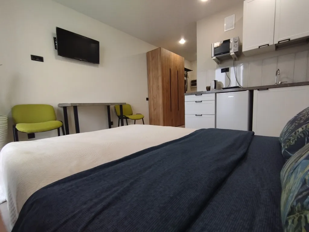 Студия с философским видом на жизнь