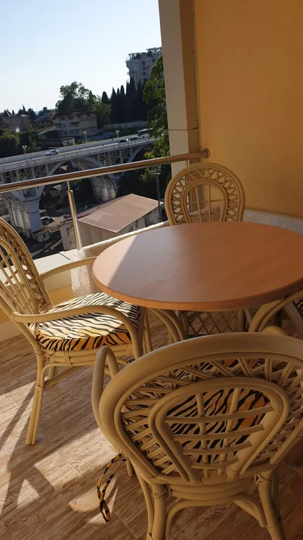 Двухкомнатная квартира с видом на море