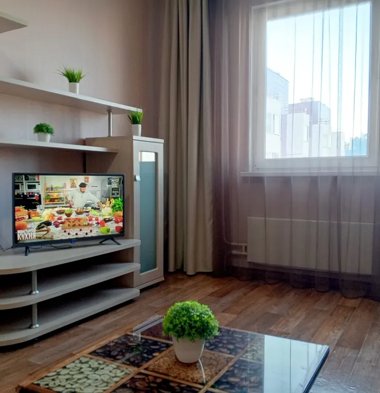 Двухкомнатная квартира в районе ЖД. АУРА — аренда посуточно в Сургут