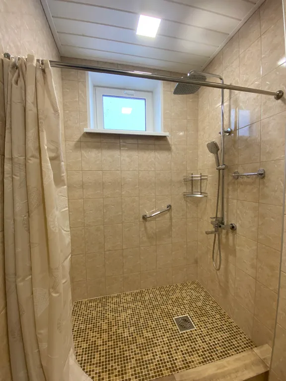 Комфортный и современный дом со всеми удобствами, баня и чан