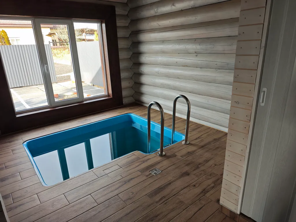 Вилла Личи, сруб с подогреваемым бассейном и баней