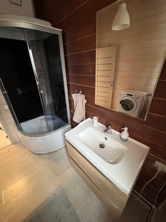 Шале с панорамными окнами и видом на озеро Чебаркуль