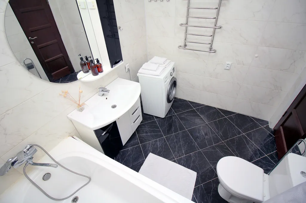 Большая трешка рядом с ТРЦ Mega Alma-Ata