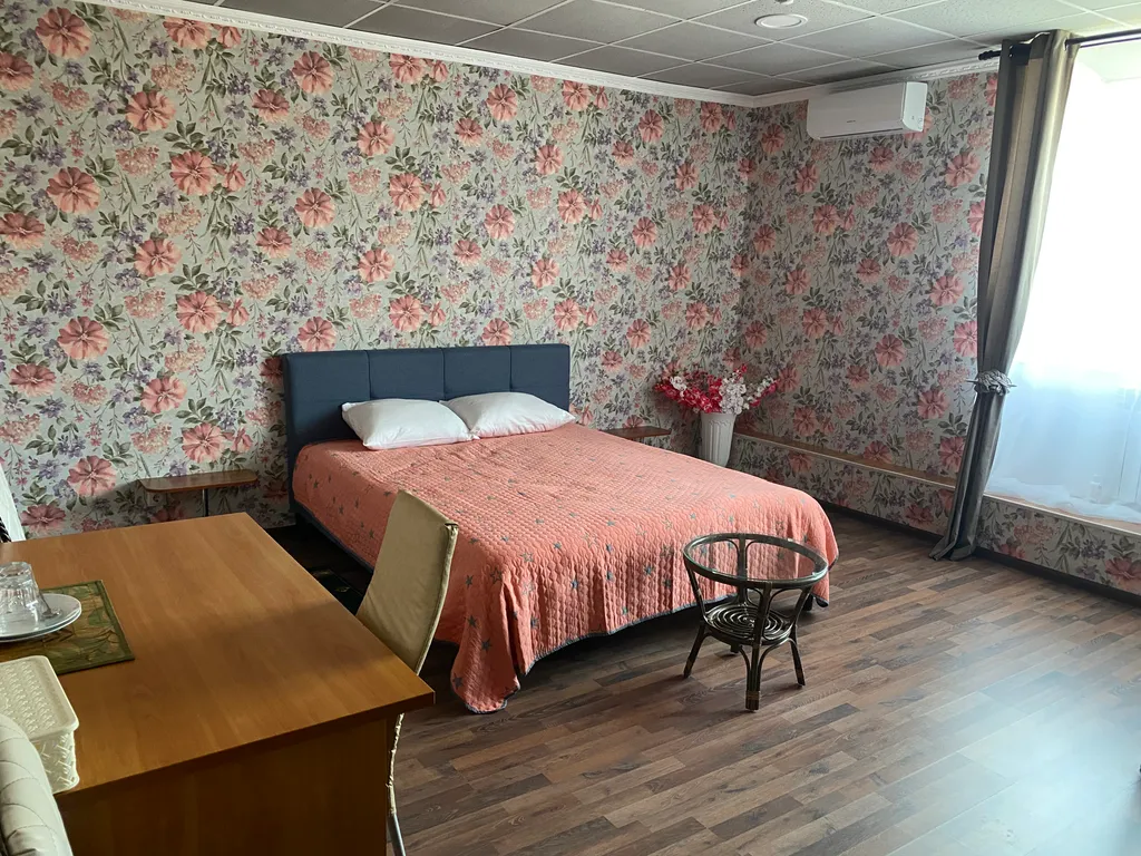 Гостиница с садом и баней