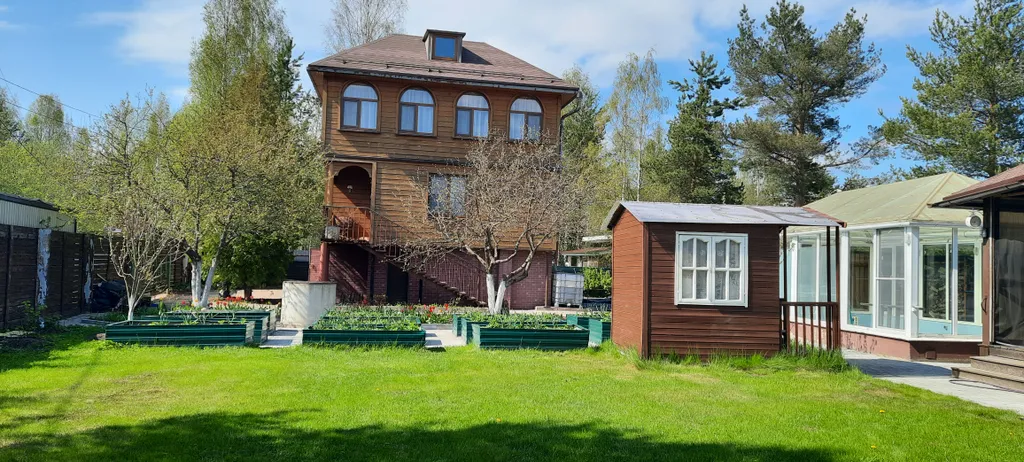 Загородный дом в лесу