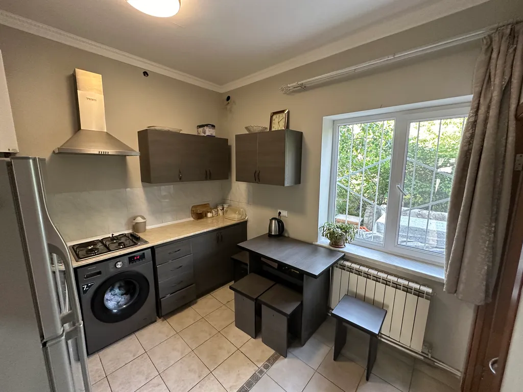 Большой уютный дом со своим садом