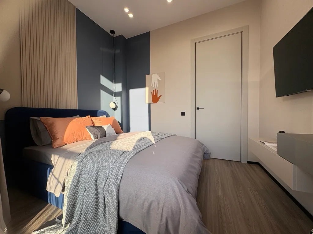 Абсолютно новая квартира в центре на набережной