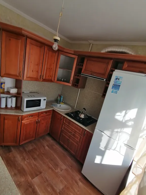 В самом центре города уютная двух комнатная квартира.