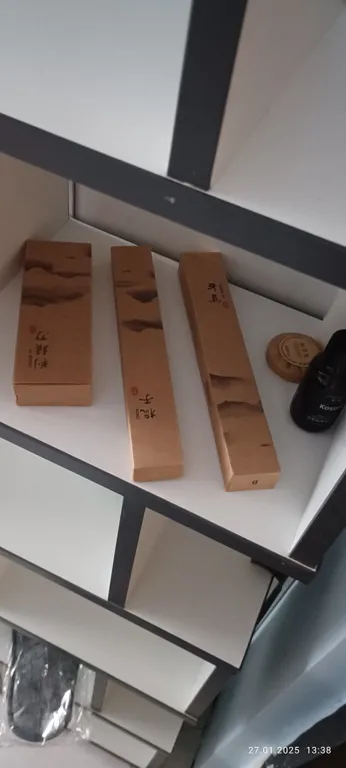 Уютная приятная комната с видом на город