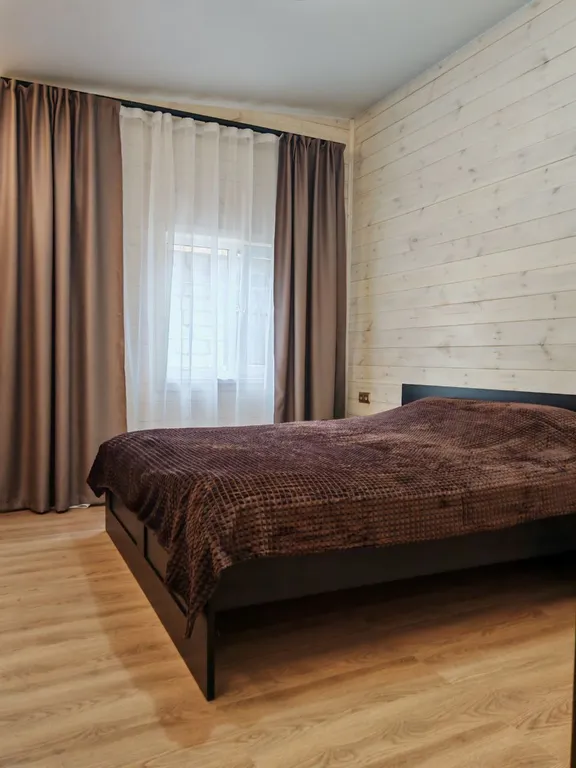 Просторный дом в живописном месте у реки, в 40 минутах от Москвы