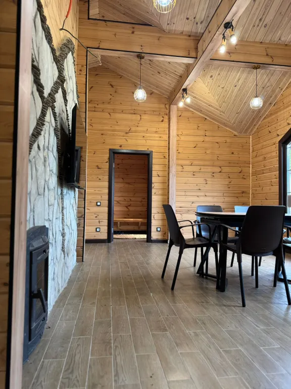 Дом с баней у гор