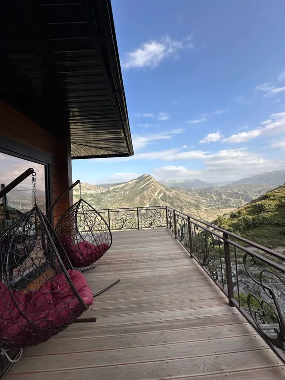 Роскошный эко дом Аквамарин с террасой у водопада и леса