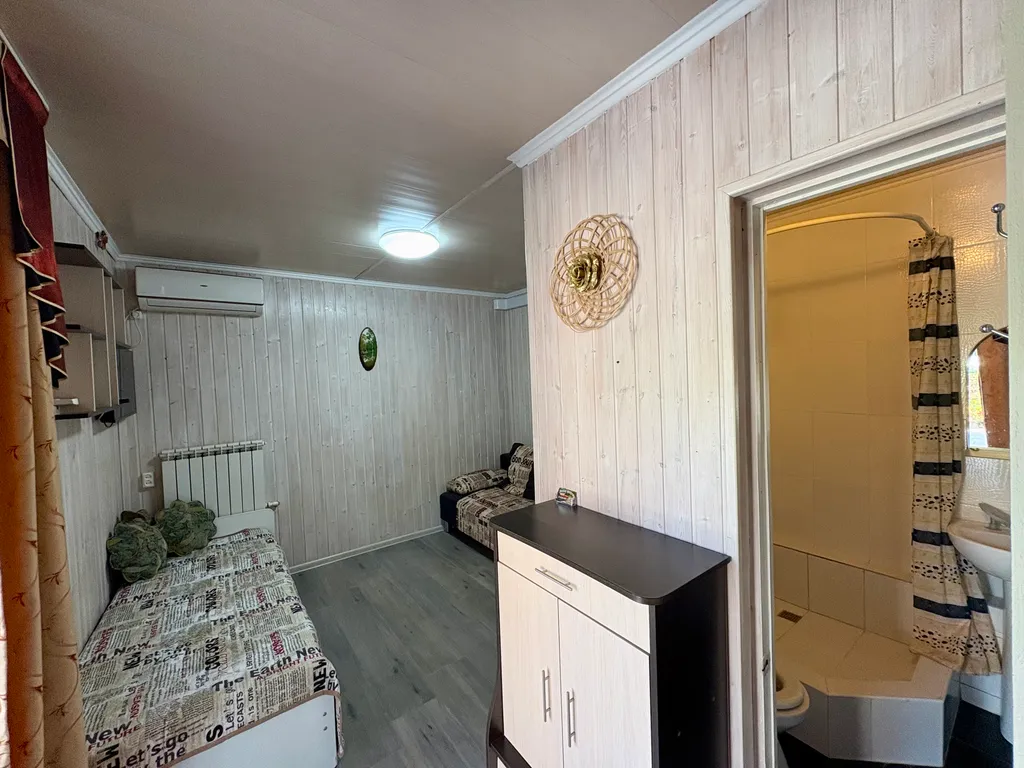 Уютный отдельный двухкомнатныйномер в центре с.Архипо-Осиповка