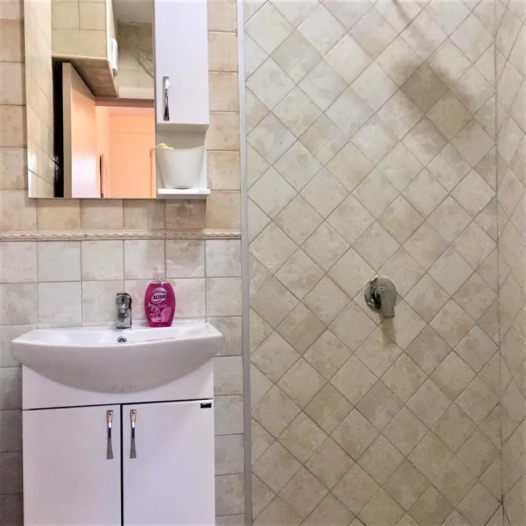 Апартаменты Париж с отдельной спальней и видом на море