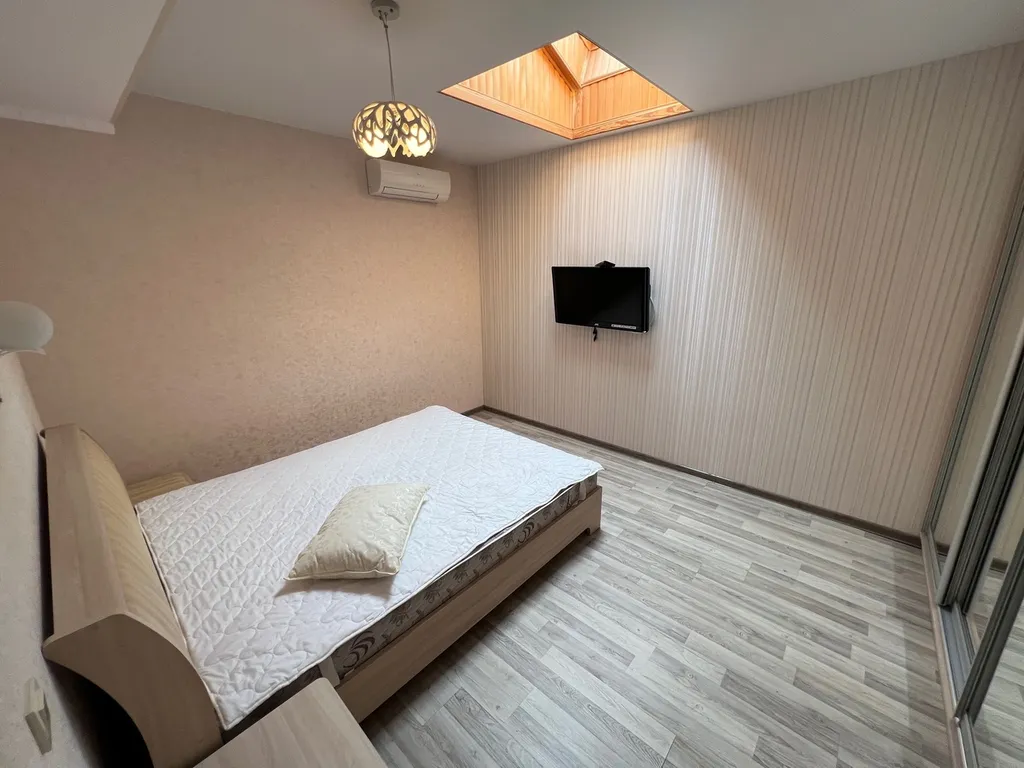 Четырёхкомнатный дом класса люкс в тихом центре