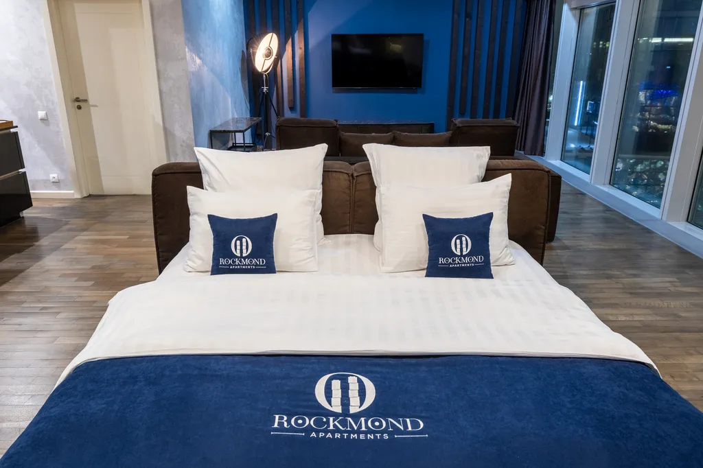 Deluxe jacuzzi 64 floor