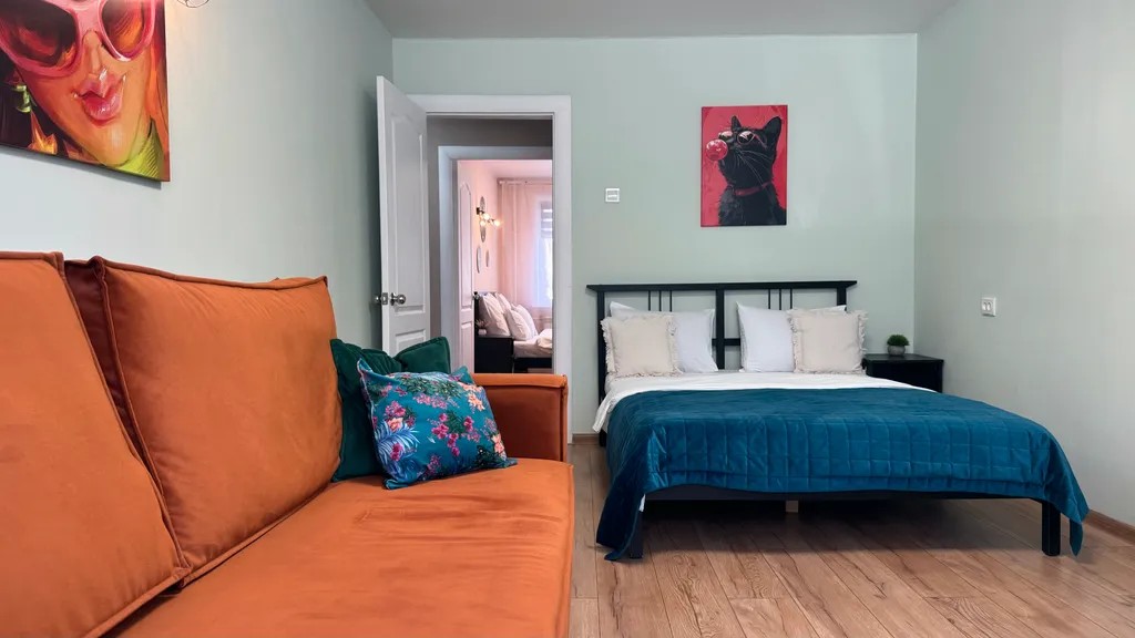 Двухкомнатная квартира с раздельными комнатами рядом с Норд Ареной