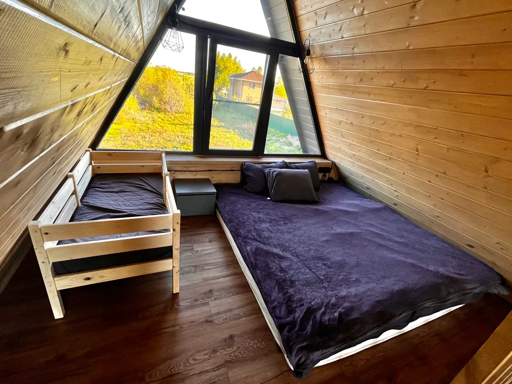 Домик у реки с банным чаном и сап-бордами