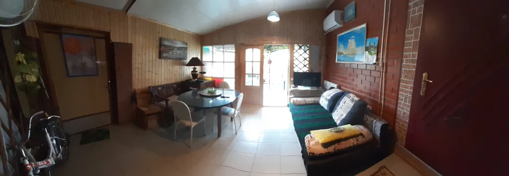 Удобная и уютная часть дома с отдельным входом, лужайкой, мангалом