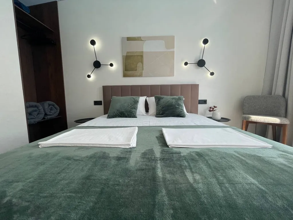 Загородный дом с бассейном