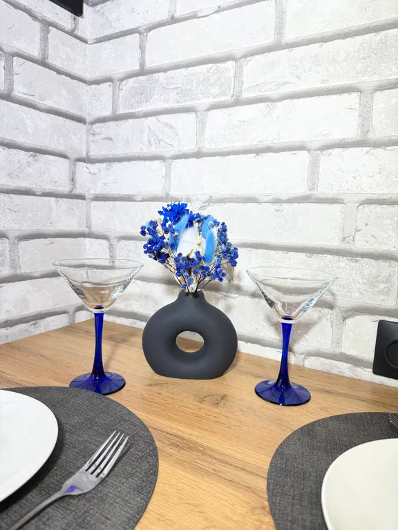 Серый лофт на силуэте